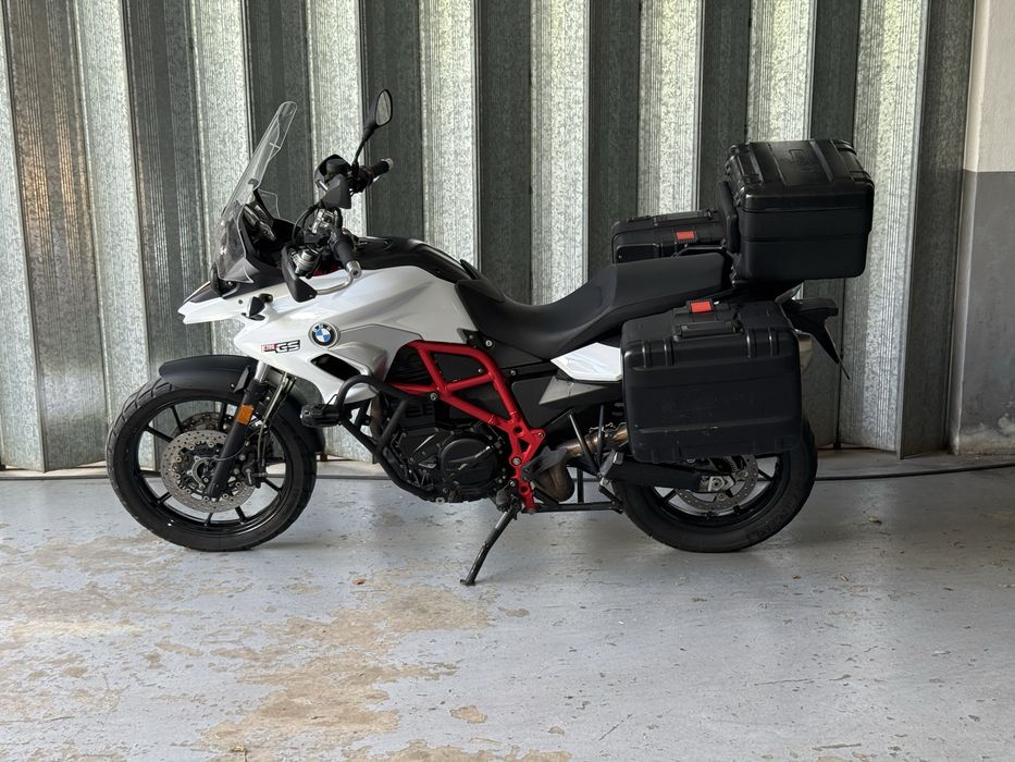 BMW F700GS 2017 + 2 Capacetes