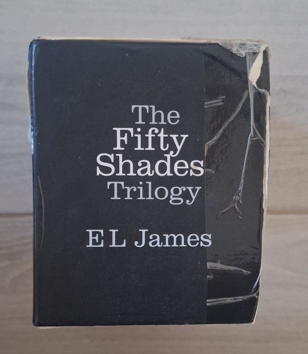 Trilogia dos Livros Fifty Shades + Caixa