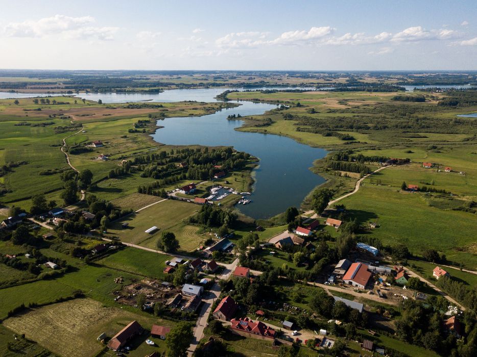 Apartamenty nad jeziorem z prywatną plażą