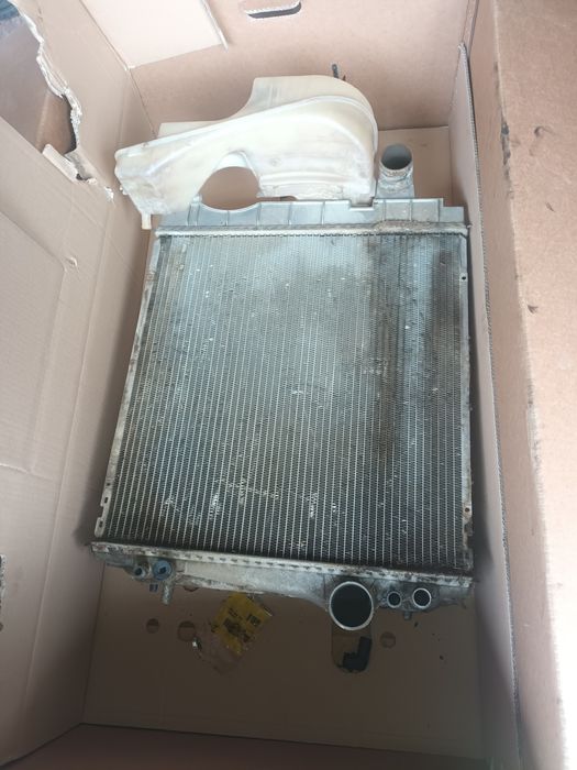 Chlodnica John Deree 6920 uszkodzona AL171543