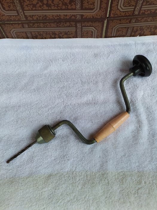 Ручна дрель (коловорот)