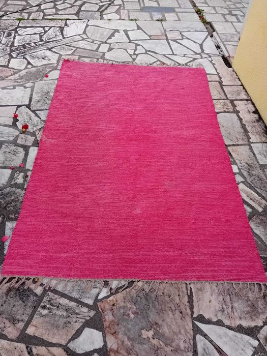 Tapete tecelagem rosa