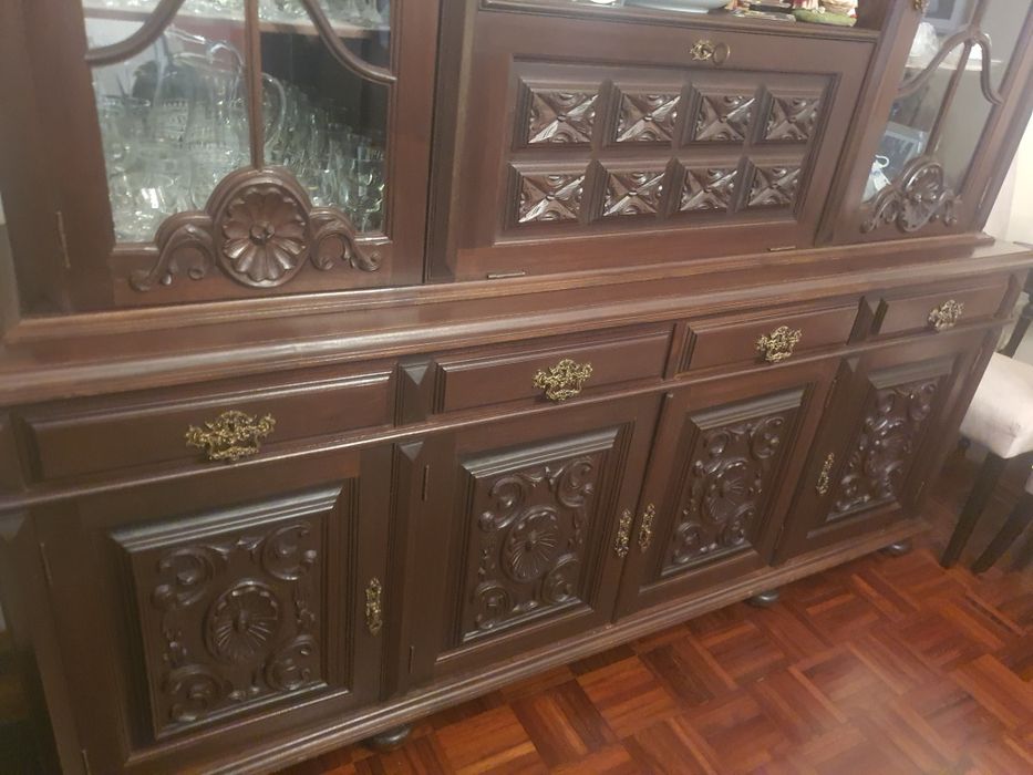 Sala completa estilo século 17.