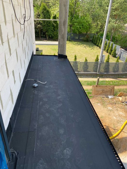 Hydroizolacja dachów płaskich, balkonów i tarasów – EPDM, PVC, TPO