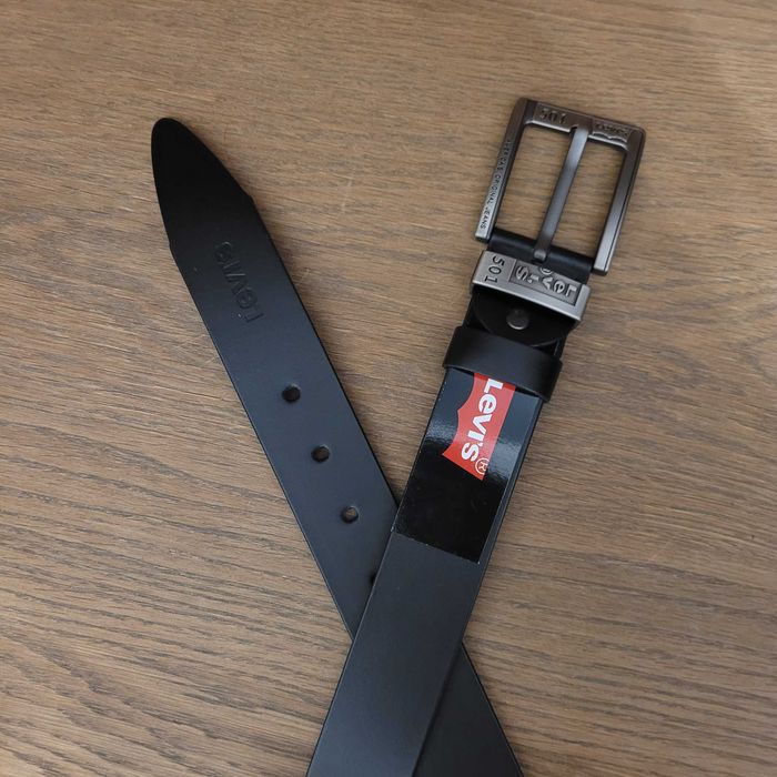 Czarny męski skórzany pasek Levi's 125 cm