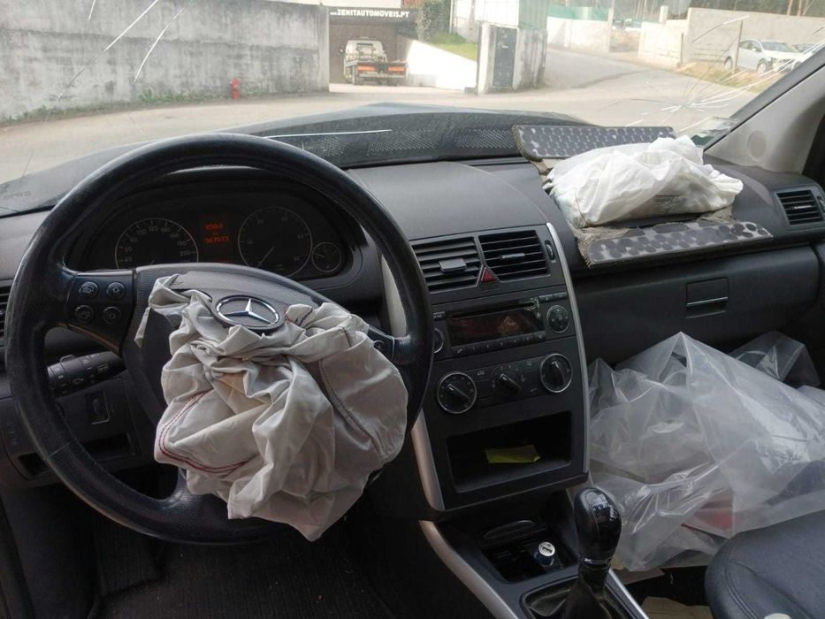 Mercedes A180 2.0CDI de 2004 - Peças Usadas
