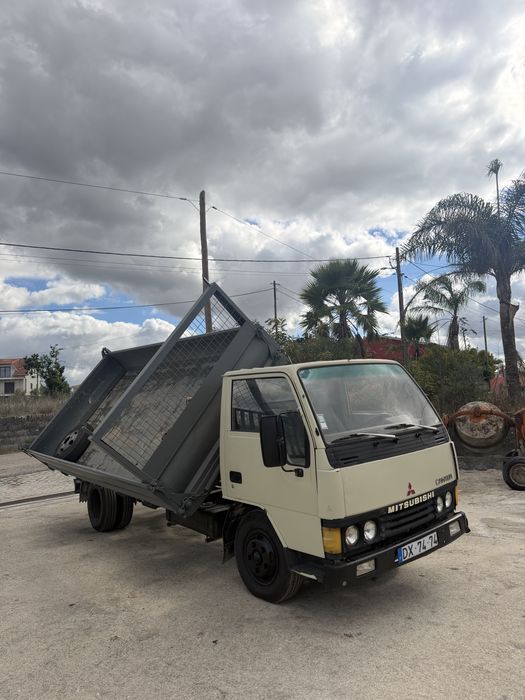 Mitsubishi Canter ligeira Tribasculante