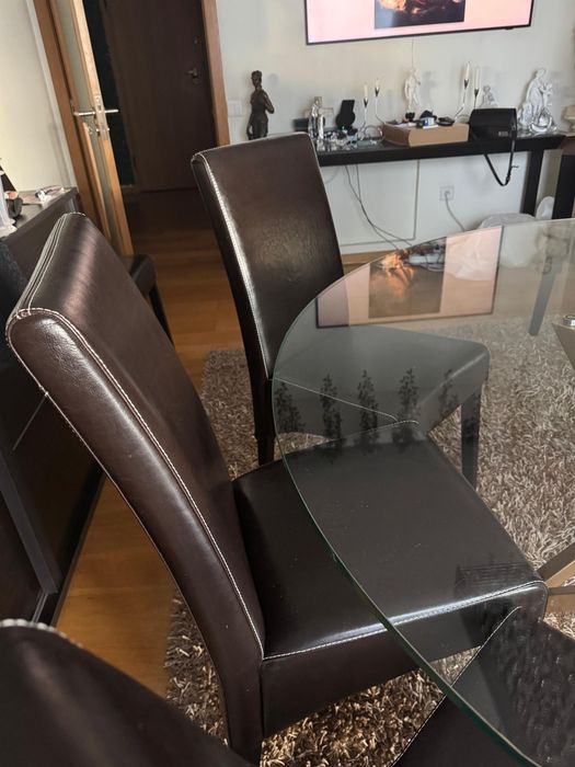 Lote de cadeiras em couro verdadeiro (8 + 2 grátis)