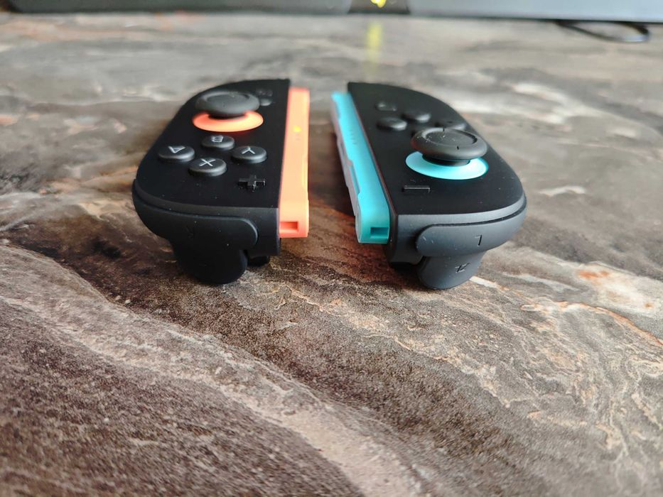 Oryginalne Joy-Cony / Pady / Kontrolery do Nintendo Switch 2