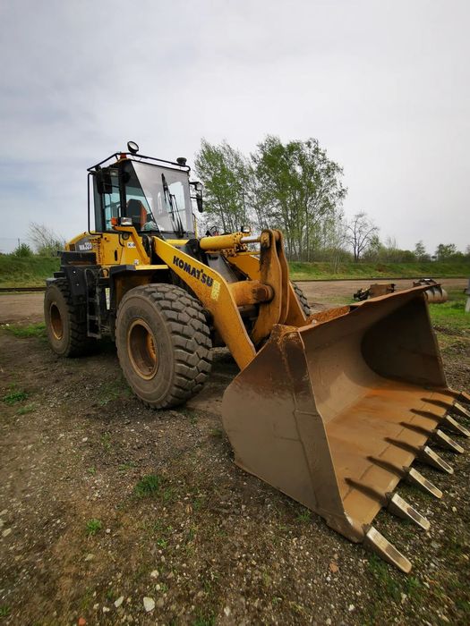 Komatsu WA320