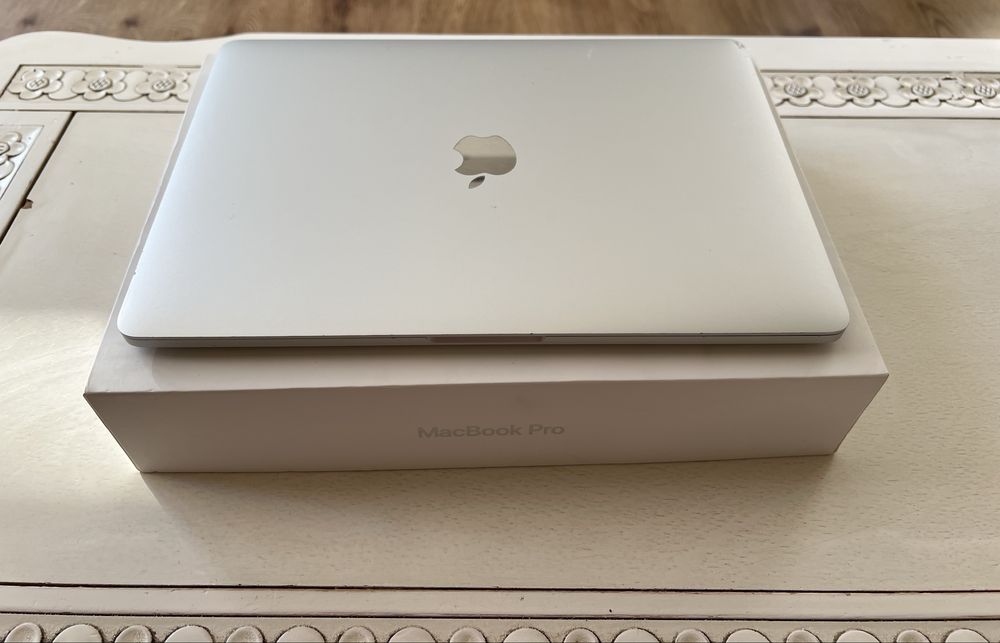 Macbook Pro Silver Bateria 99 kondycji Okazja