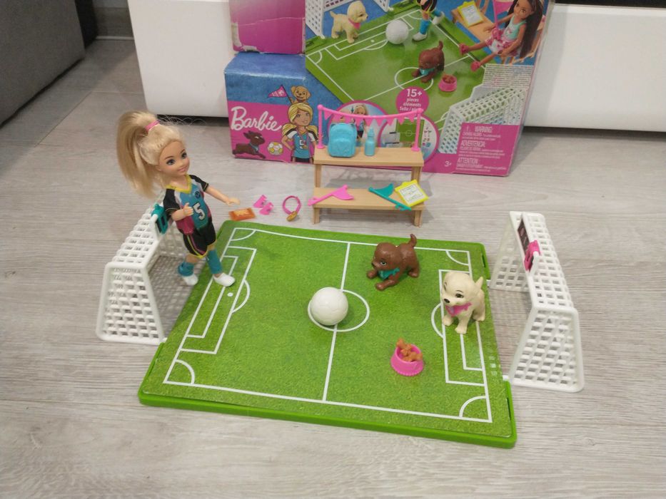 Lalka Barbie Chelsea boisko do piłki nożnej