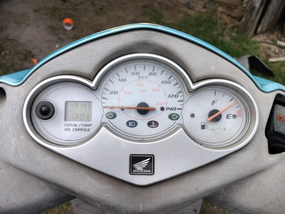 Sprzedam Honda Dylan 2002r.