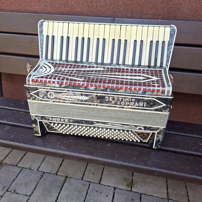 Sprzedam akordeon settimo soprani