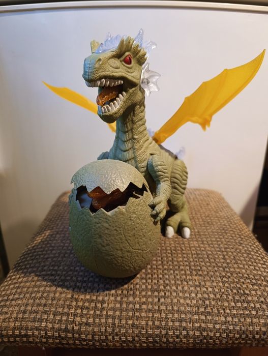 Smok/dinozaur światło, dźwięk