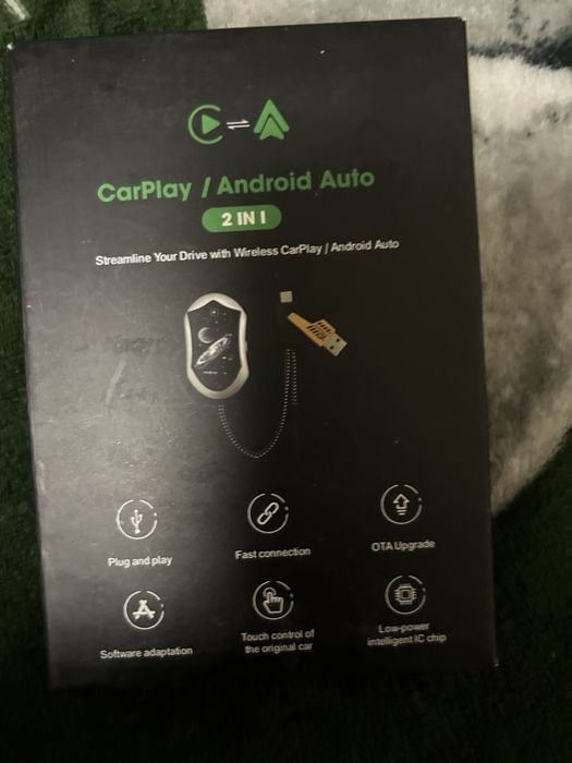 Бездротового адаптера 2-в-1 для систем Apple CarPlay та Android Auto.