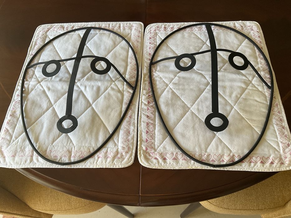 Duas caras decorativas
