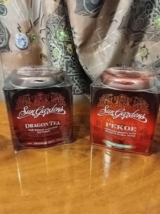 Чай черный в металлической банке