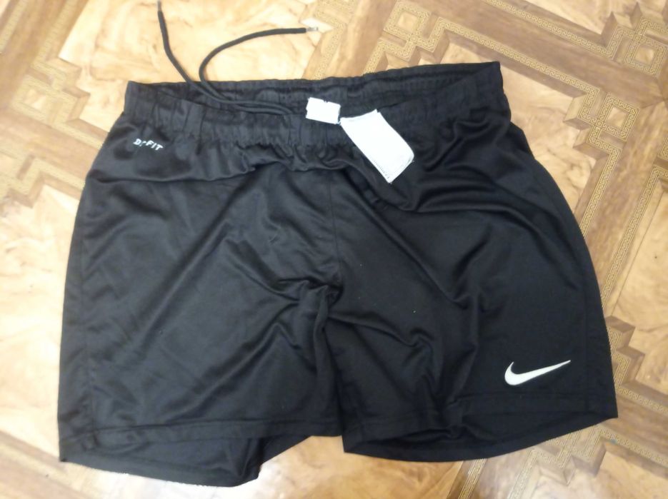Шорты Nike, оригинал бирки есть