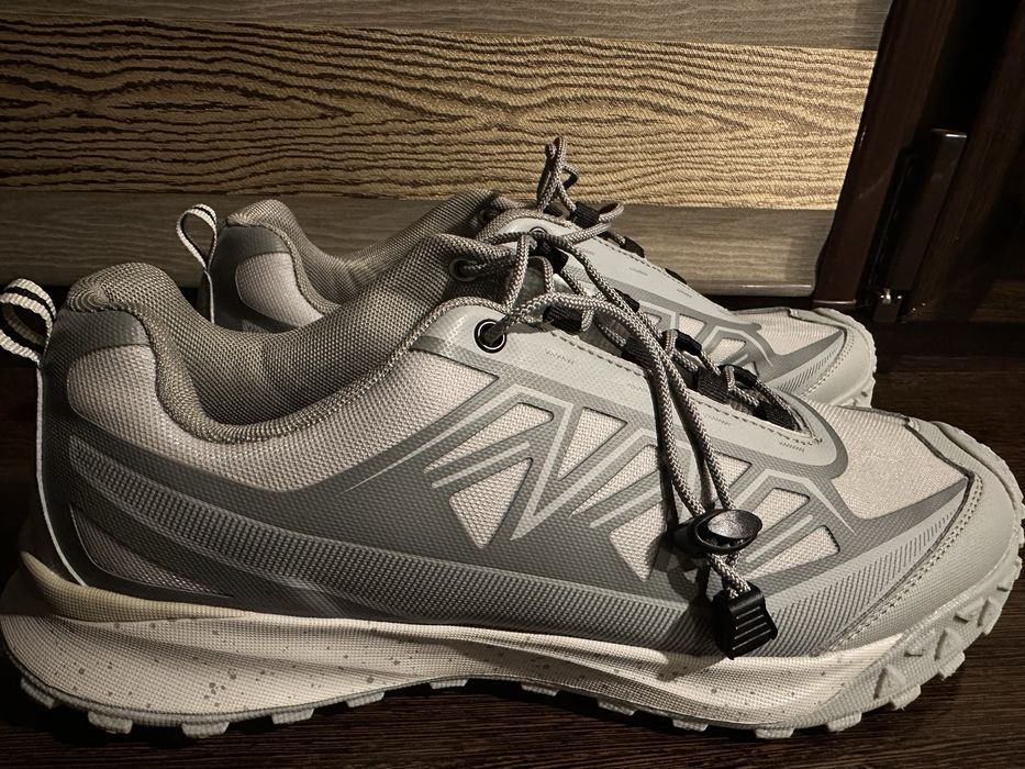 Кросівки чоловічі