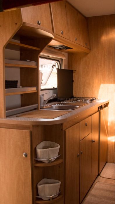 Vendo autocaravana com motor com garantia