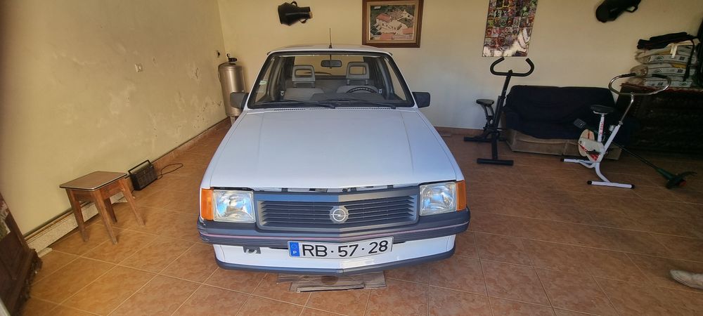 Carro 100% original opel corsa A CC  1.2s swing 5 portas — fotografia 2