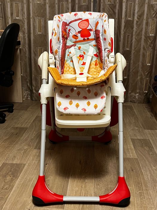 Дитячий стільчик для годування