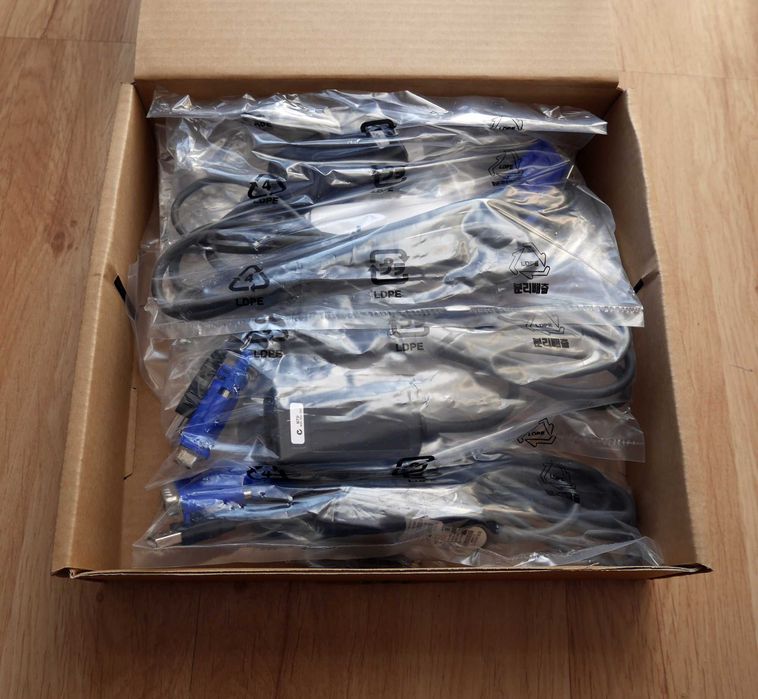 Adapter kabel KVM IBM Lenovo 39M2899, komplet 4 sztuki