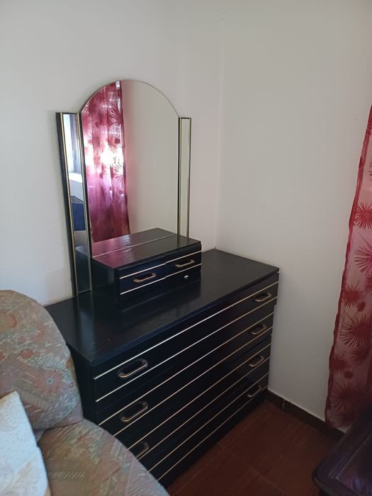 Quarto  individual no Carregado