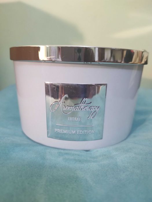 Велика ароматизована свічка Home White Blossom (Pepco)