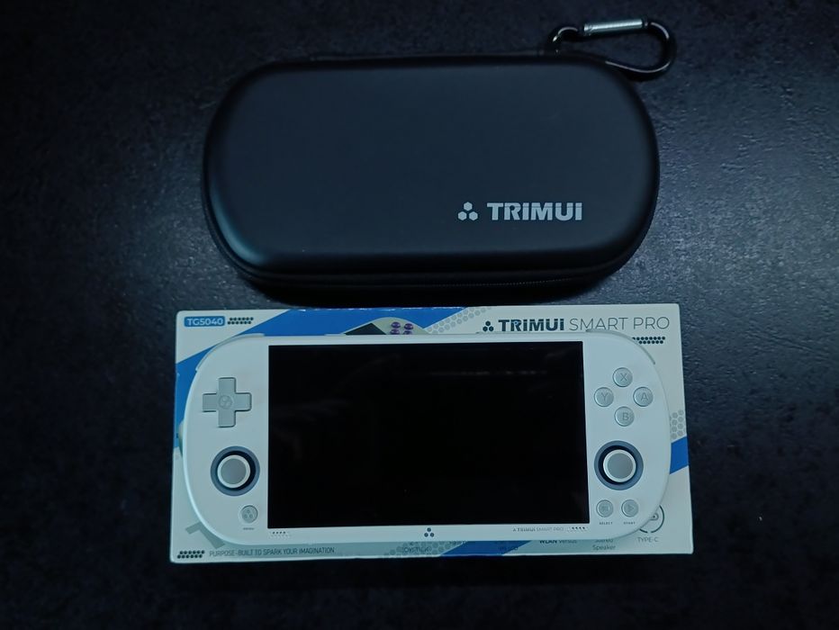 Ігрова портативна консоль trimui smart pro 64 gb + кейс