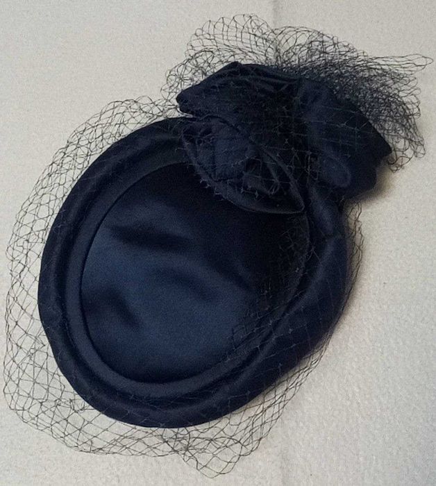 Продам шляпу с вуалью