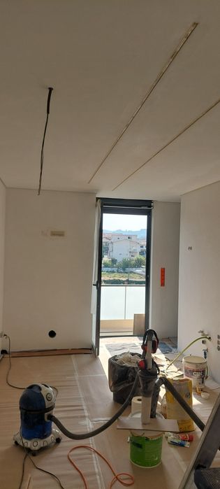 Trabalho com pladur e pinturas, remodelações de casa e apartamentos.
