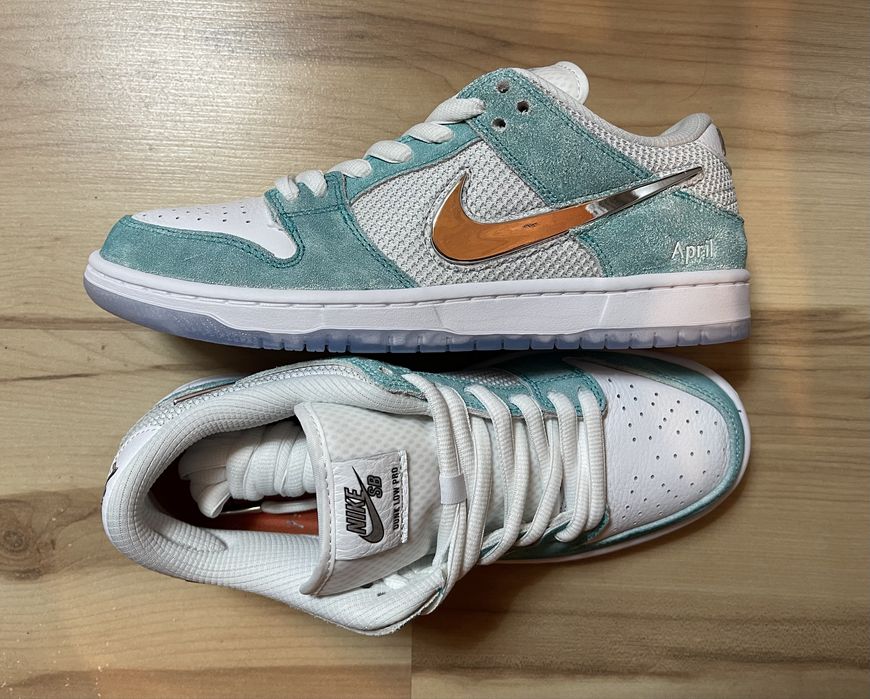 Nike Dunk SB April