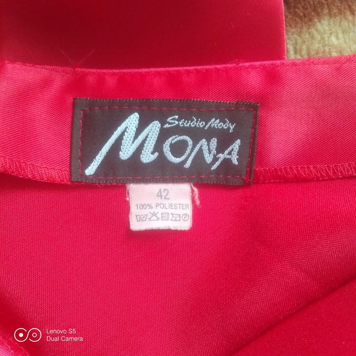 Плаття випускне.