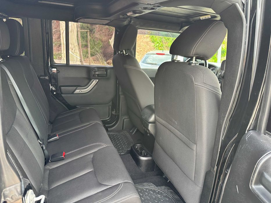 JEEP Wrangler Unlimited 2.8CRD Longo Manual Sahara