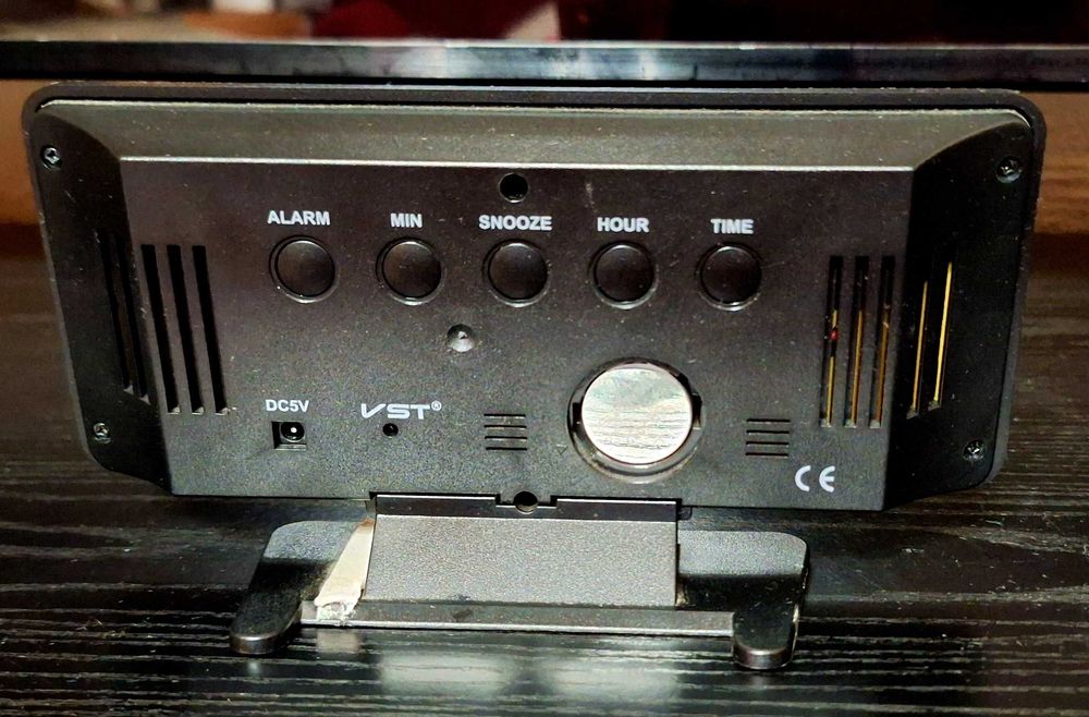 Электронные зеркальные часы VST