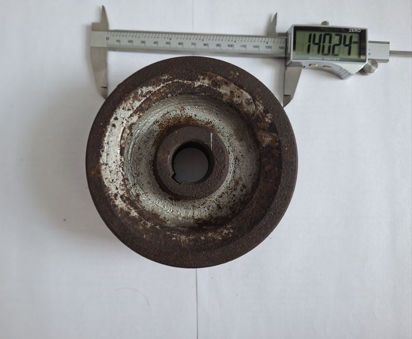 Koło pasowe dwupasowe średnica fi140mm, otwór fi28mm