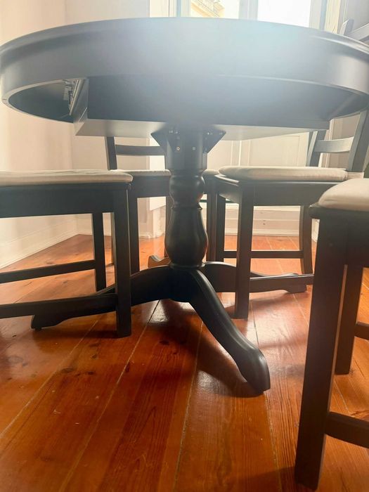 Mesa redonda IKEA extensível + conjunto de 6 cadeiras