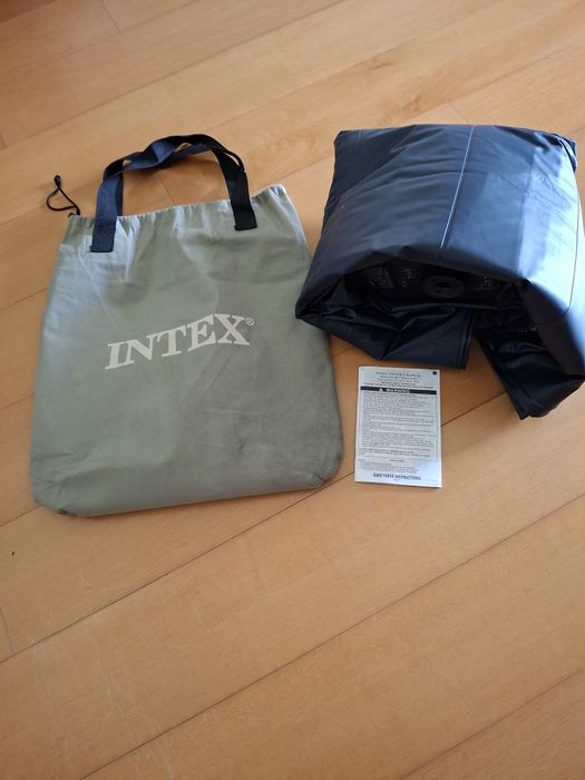 Colchão inflável marca Intex