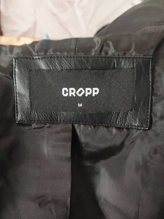 Sprzedam nową kurtkę dla dziewczyny.