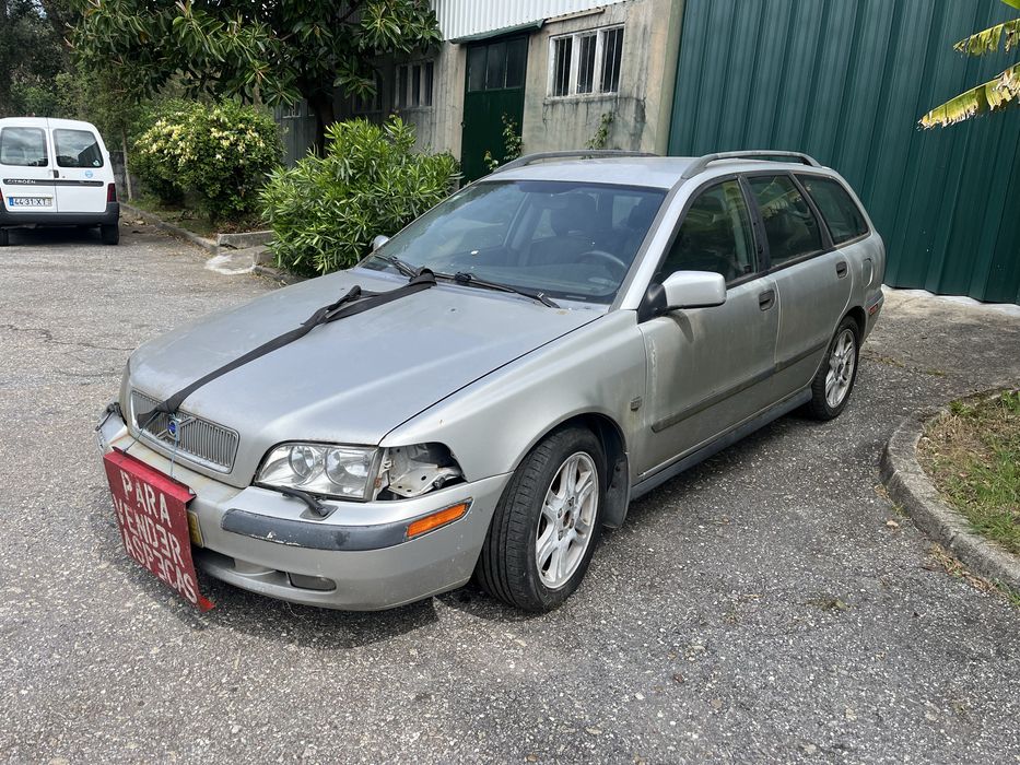 Volvo V40 1.9 DID Ano 2001