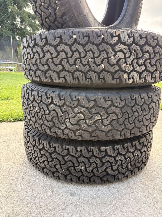 Zestaw opony 4x4 terenowe. 215 75/16