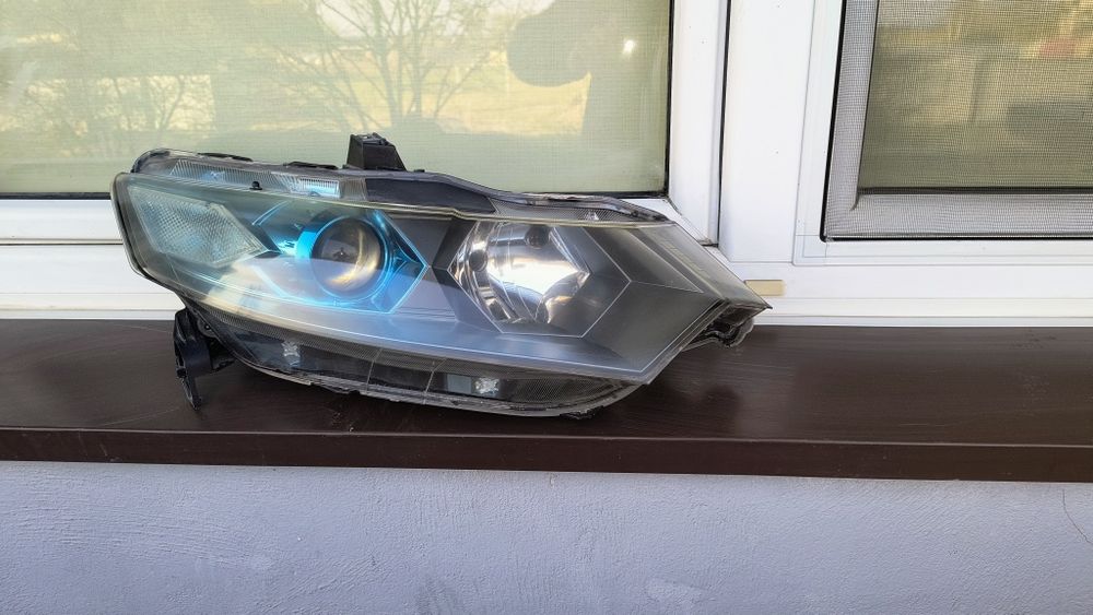 Honda Insight prawa lampa Ori 2009 h11