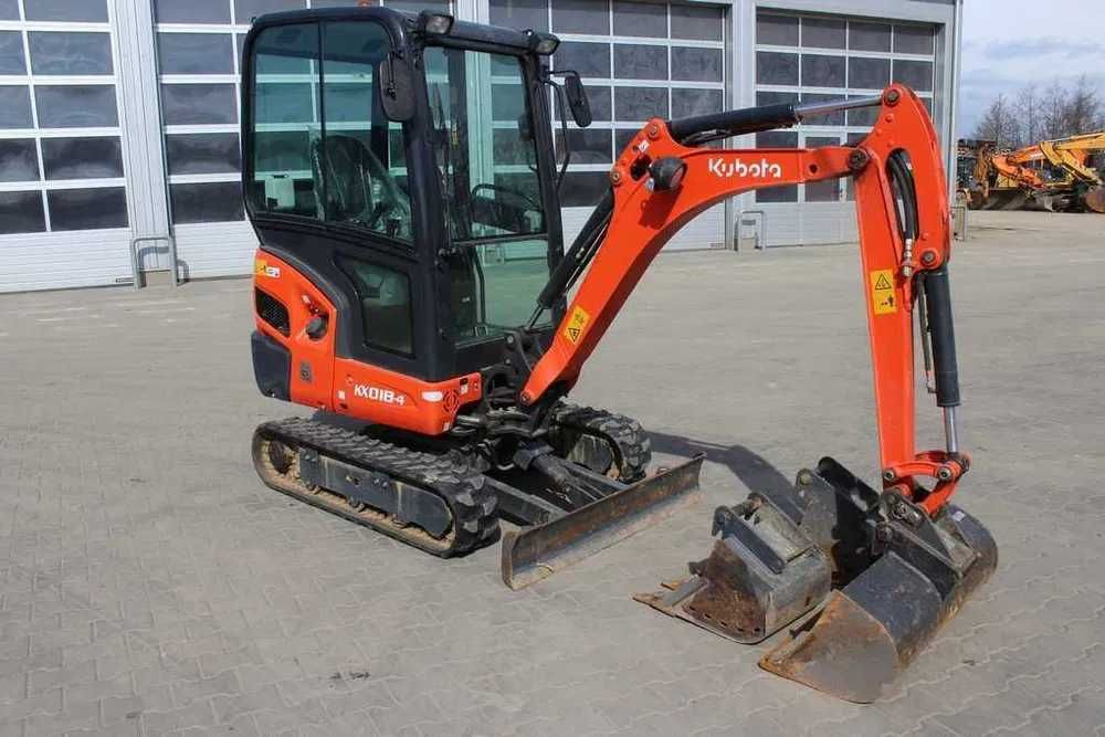 Wypożyczalnia Minikoparka Kubota KX018 wynajem minikoparki