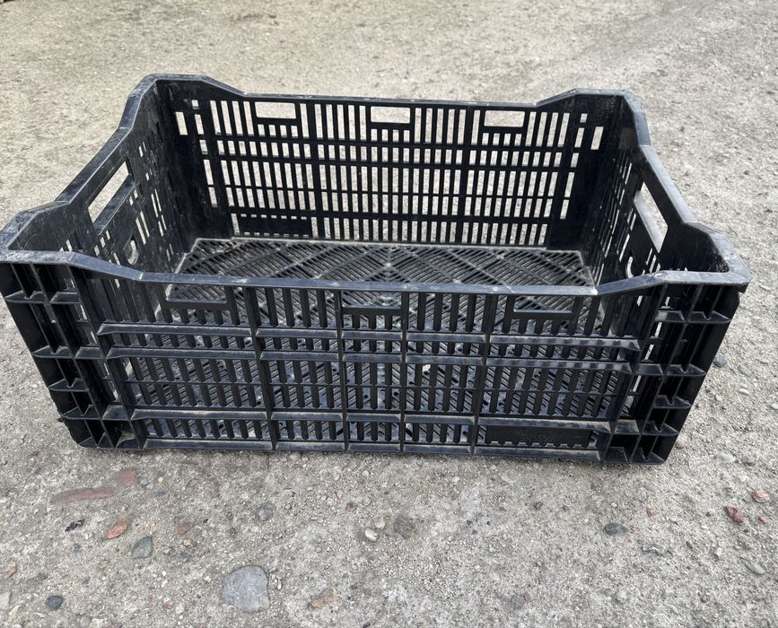 Plastikowe skrzynki