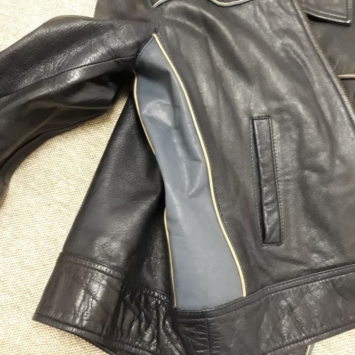 Blusão em pele azul