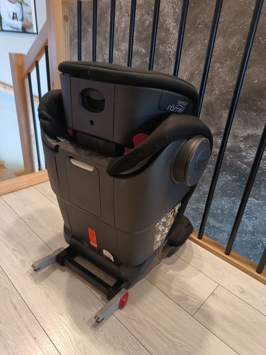 Fotelik samochodowy Britax Römer Kidfix III M ISOFIX 15–36 kg – stan bardzo dobry