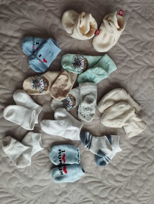 Шкарпетки, слюнявчики для малечі