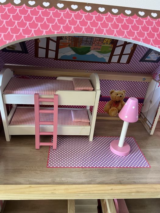 Domek dla lalek, figurek